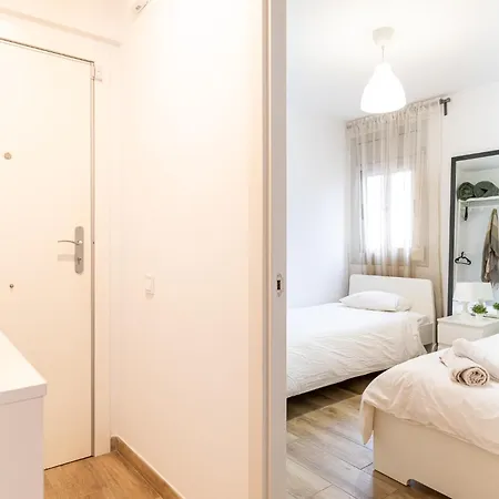 Josep Tarradellas Entire Appartement *